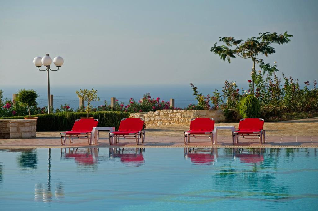 Enastron Villas คิปปาริสเซีย ภายนอก รูปภาพ